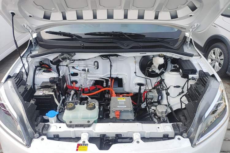 Used Wuling Hongguang New Energy 2024 All-Electric Model 300KM Standard Version Engine Bay