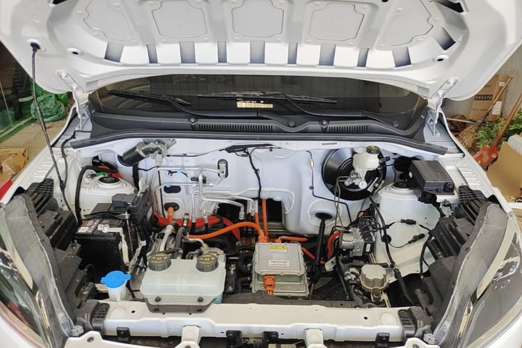 Used Wuling Hongguang New Energy 2024 All-Electric Model 300KM Standard Version Engine Bay