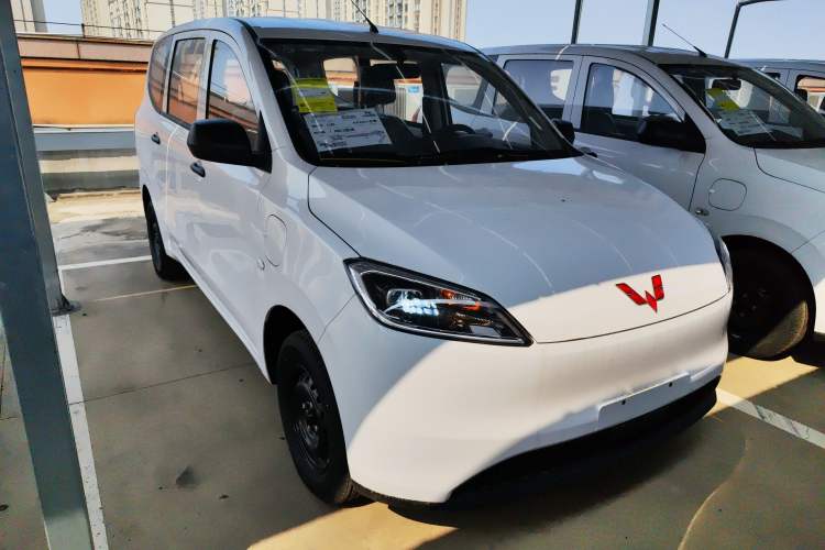Used Wuling Hongguang New Energy 2024 All-Electric Model 300KM Practical Version Exterior 1