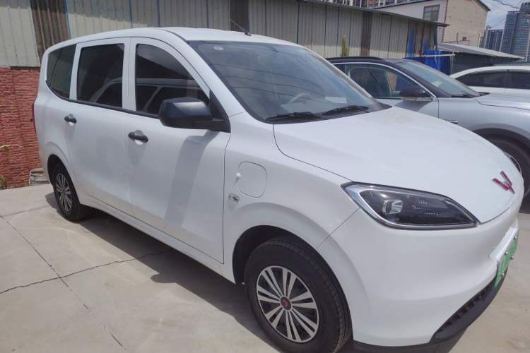 Used Wuling Hongguang New Energy 2024 All-Electric Model 300KM Practical Version Exterior 2