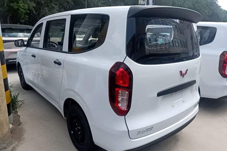 Used Wuling Hongguang New Energy 2024 All-Electric Model 300KM Standard Version Exterior 2