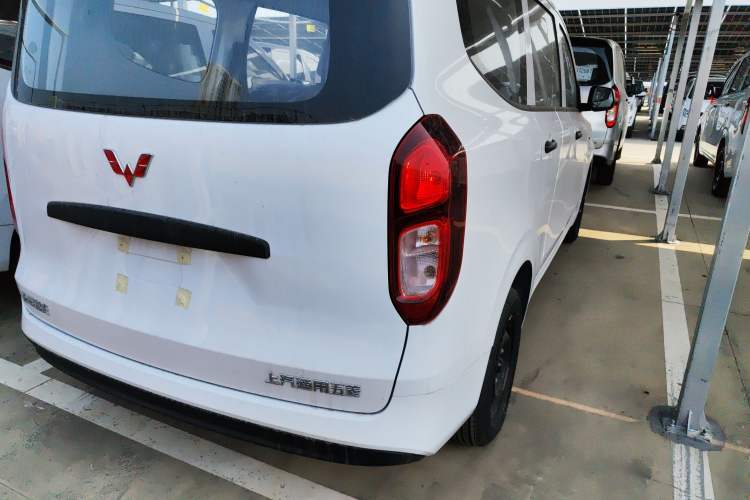 Used Wuling Hongguang New Energy 2024 All-Electric Model 300KM Practical Version Exterior 3