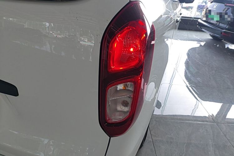 Used Wuling Hongguang New Energy 2024 All-Electric Model 300KM Standard Version Exterior 3