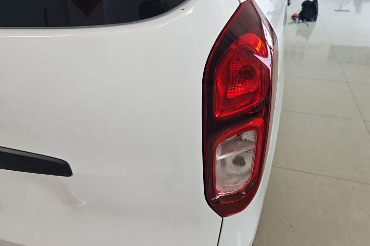 Used Wuling Hongguang New Energy 2024 All-Electric Model 300KM Practical Version Exterior 3