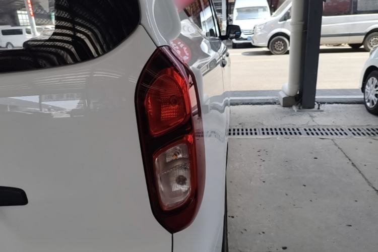 Used Wuling Hongguang New Energy 2024 All-Electric Model 300KM Standard Version Exterior 3