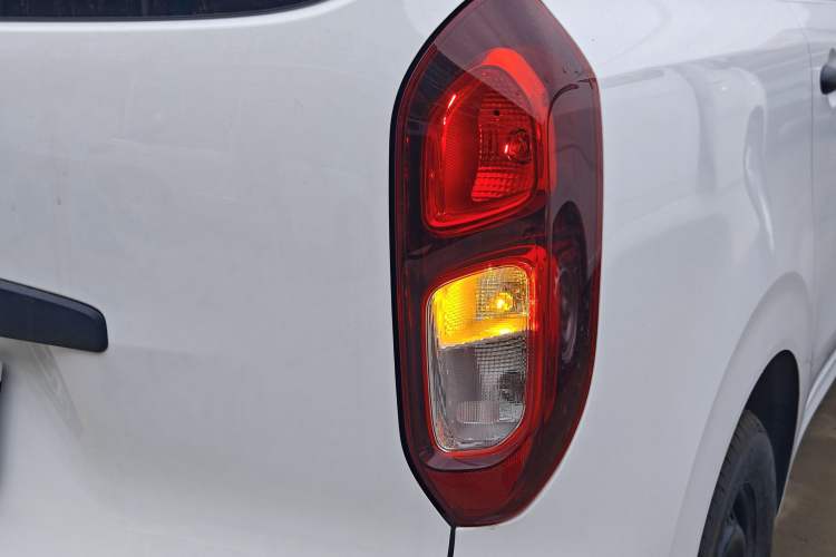 Used Wuling Hongguang New Energy 2024 All-Electric Model 300KM Standard Version Exterior 3