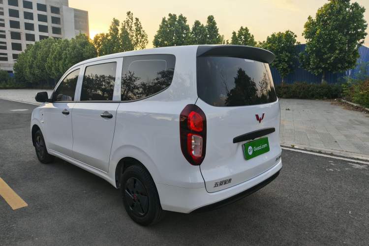 Used Wuling Hongguang New Energy 2024 All-Electric Model 300KM Standard Version Exterior 3