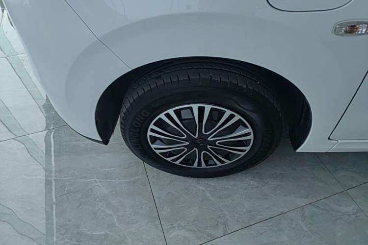 Used Wuling Hongguang New Energy 2024 All-Electric Model 300KM Standard Version Exterior 4