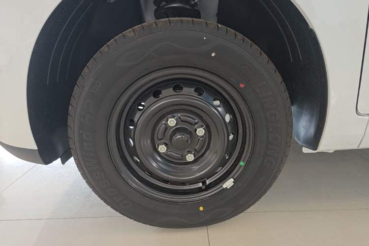 Used Wuling Hongguang New Energy 2024 All-Electric Model 300KM Practical Version Exterior 4