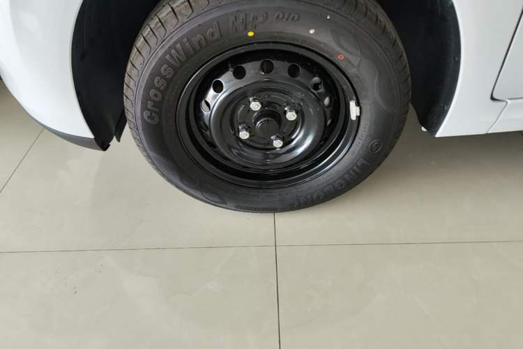Used Wuling Hongguang New Energy 2024 All-Electric Model 300KM Practical Version Exterior 4
