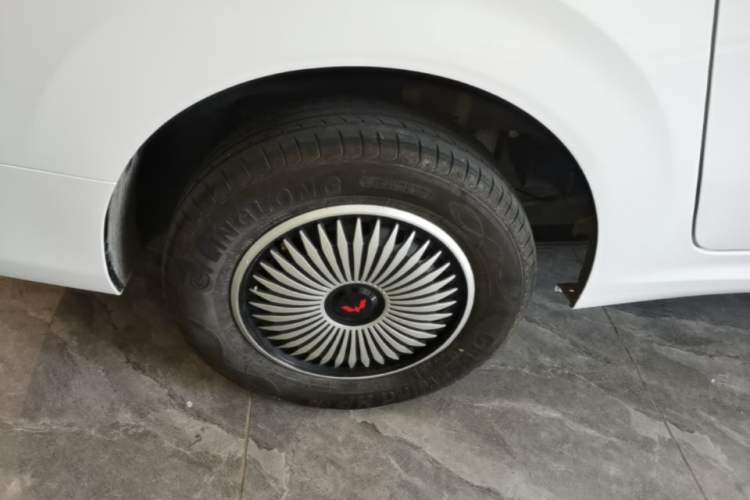 Used Wuling Hongguang New Energy 2024 All-Electric Model 300KM Standard Version Exterior 5