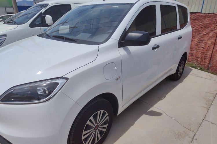 Used Wuling Hongguang New Energy 2024 All-Electric Model 300KM Practical Version Exterior 5