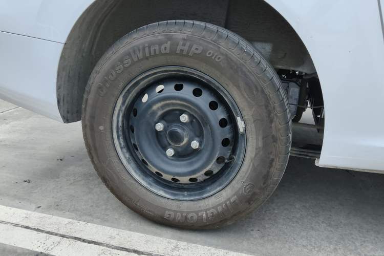 Used Wuling Hongguang New Energy 2024 All-Electric Model 300KM Standard Version Exterior 5