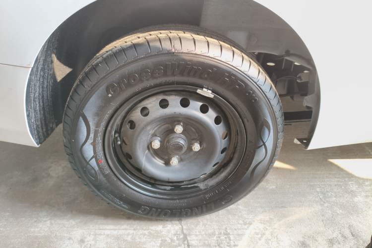 Used Wuling Hongguang New Energy 2024 All-Electric Model 300KM Standard Version Exterior 5