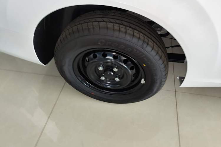 Used Wuling Hongguang New Energy 2024 All-Electric Model 300KM Practical Version Exterior 5