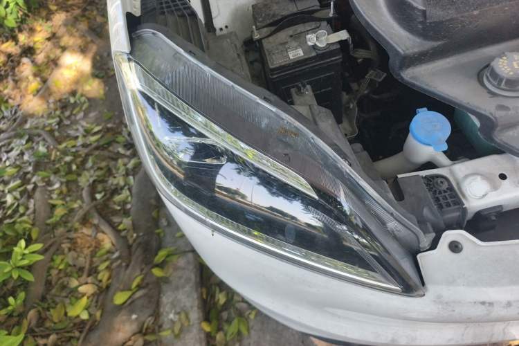 Used Wuling Hongguang New Energy 2024 All-Electric Model 300KM Standard Version Exterior 6