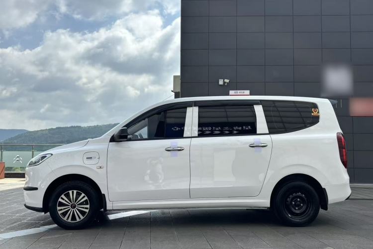 Used Wuling Hongguang New Energy 2024 All-Electric Model 300KM Standard Version Exterior 6