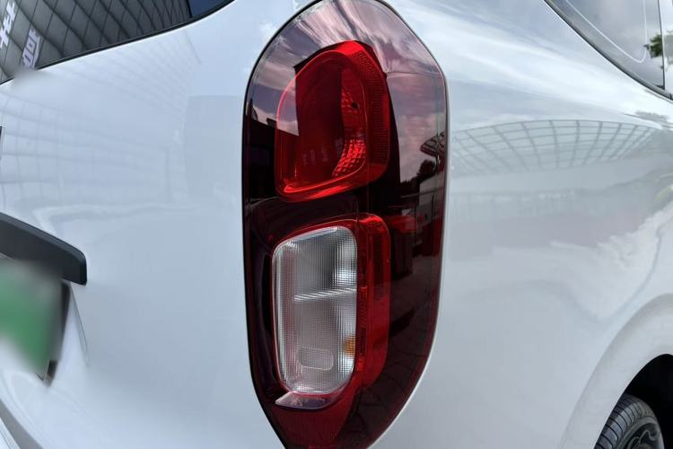 Used Wuling Hongguang New Energy 2024 All-Electric Model 300KM Standard Version Exterior 7
