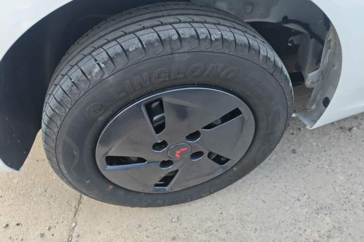 Used Wuling Hongguang New Energy 2024 All-Electric Model 300KM Standard Version Exterior 7