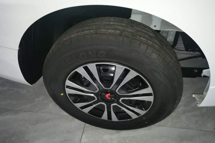 Used Wuling Hongguang New Energy 2024 All-Electric Model 300KM Standard Version Exterior 8