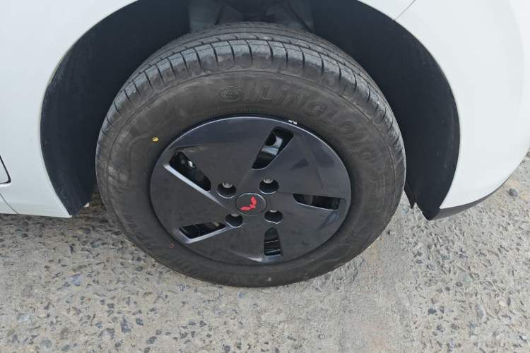 Used Wuling Hongguang New Energy 2024 All-Electric Model 300KM Standard Version Exterior 8