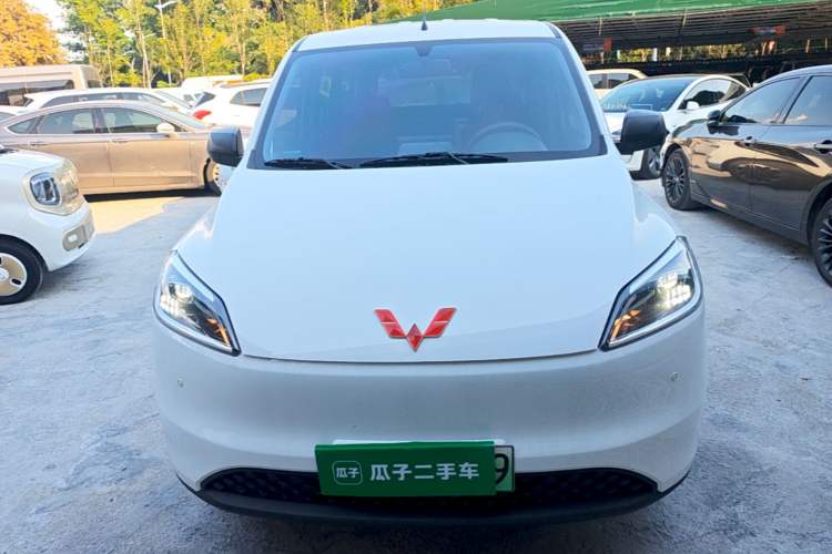 Used Wuling Hongguang New Energy 2024 All-Electric Model 300KM Practical Version Front