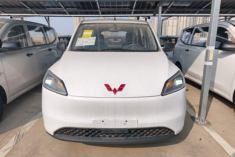 Used Wuling Hongguang New Energy 2024 All-Electric Model 300KM Standard Version Front