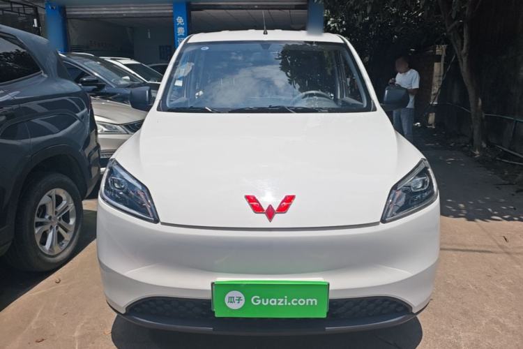 Used Wuling Hongguang New Energy 2024 All-Electric Model 300KM Practical Version Front