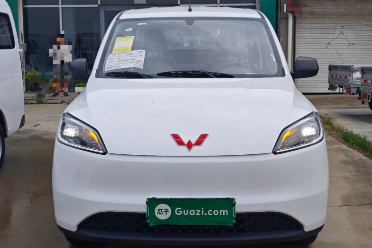 Used Wuling Hongguang New Energy 2024 All-Electric Model 300KM Standard Version Front