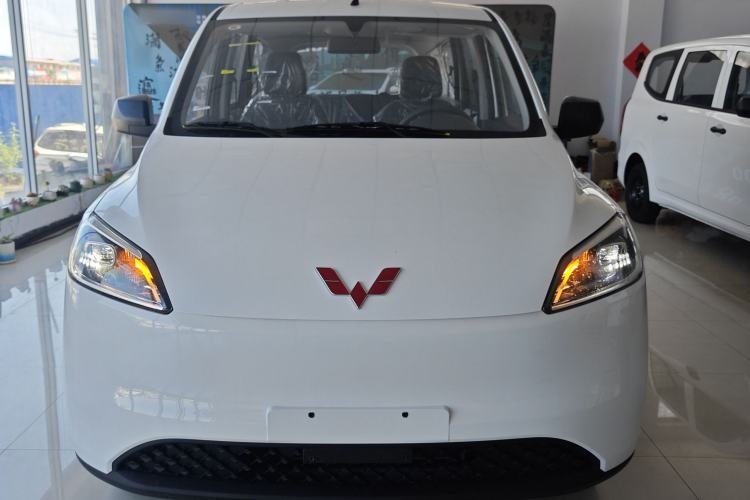 Used Wuling Hongguang New Energy 2024 All-Electric Model 300KM Practical Version Front