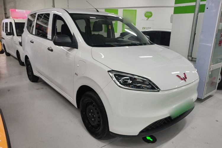 Used Wuling Hongguang New Energy 2024 All-Electric Model 300KM Standard Version Front Right 45 Deg