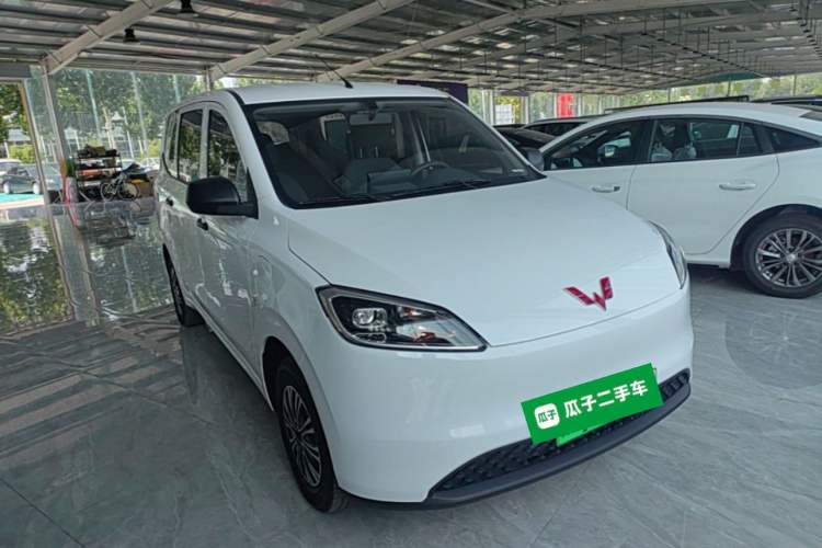 Used Wuling Hongguang New Energy 2024 All-Electric Model 300KM Standard Version Front Right 45 Deg