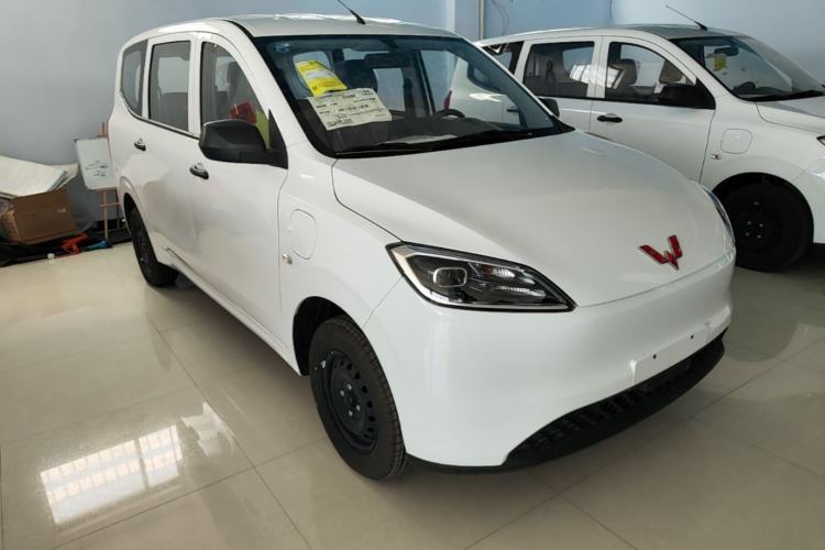 Used Wuling Hongguang New Energy 2024 All-Electric Model 300KM Standard Version Front Right 45 Deg