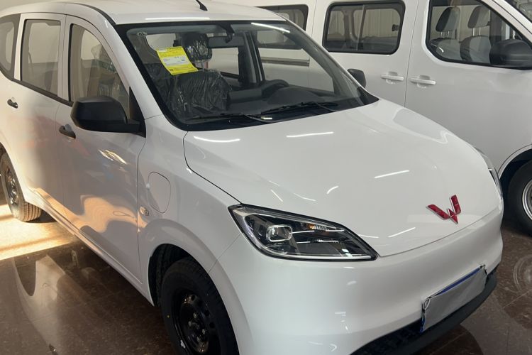 Used Wuling Hongguang New Energy 2024 All-Electric Model 300KM Standard Version Front Right 45 Deg