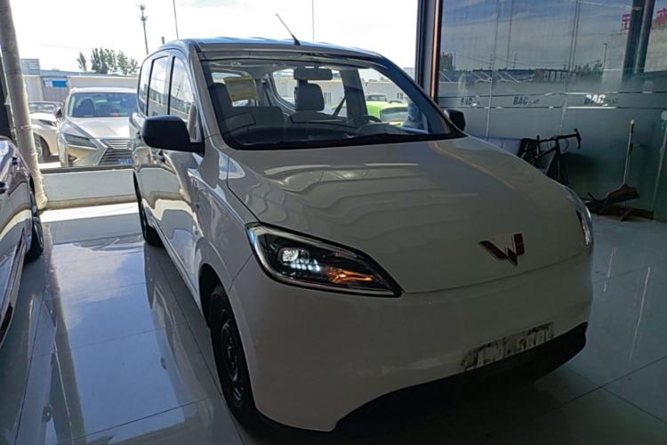 Used Wuling Hongguang New Energy 2024 All-Electric Model 300KM Standard Version Front Right 45 Deg