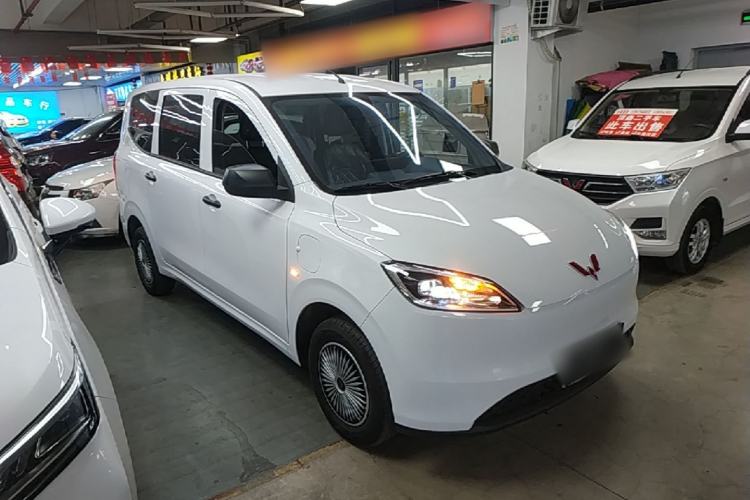 Used Wuling Hongguang New Energy 2024 All-Electric Model 300KM Standard Version Front Right 45 Deg