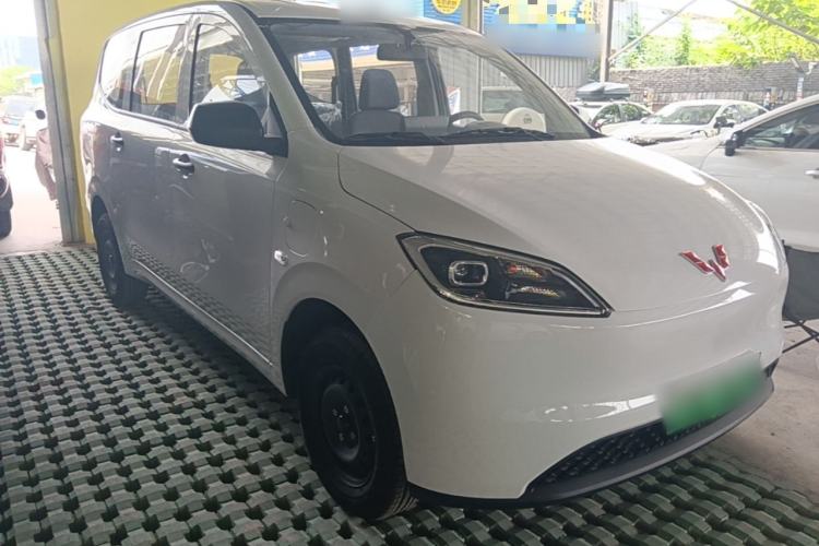 Used Wuling Hongguang New Energy 2024 All-Electric Model 300KM Standard Version Front Right 45 Deg