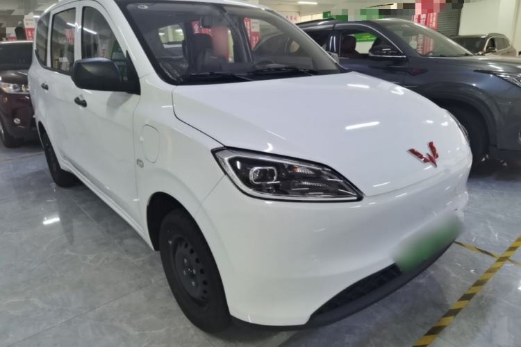 Used Wuling Hongguang New Energy 2024 All-Electric Model 300KM Standard Version Front Right 45 Deg