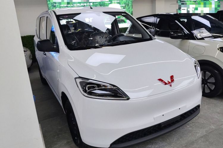 Used Wuling Hongguang New Energy 2024 All-Electric Model 300KM Practical Version Front Right 45 Deg