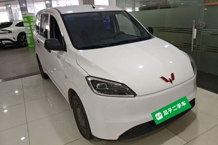 Used Wuling Hongguang New Energy 2024 All-Electric Model 300KM Standard Version Front Right 45 Deg