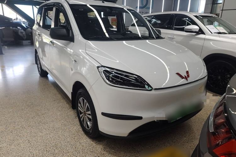 Used Wuling Hongguang New Energy 2024 All-Electric Model 300KM Standard Version Front Right 45 Deg