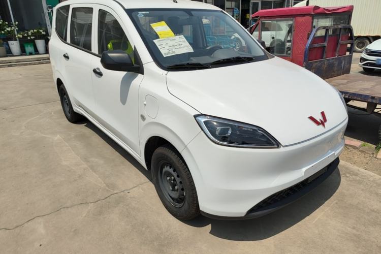 Used Wuling Hongguang New Energy 2024 All-Electric Model 300KM Standard Version Front Right 45 Deg