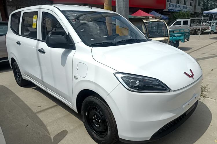 Used Wuling Hongguang New Energy 2024 All-Electric Model 300KM Standard Version Front Right 45 Deg