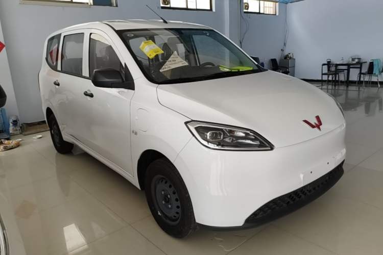 Used Wuling Hongguang New Energy 2024 All-Electric Model 300KM Standard Version Front Right 45 Deg