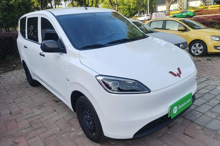 Used Wuling Hongguang New Energy 2024 All-Electric Model 300KM Standard Version Front Right 45 Deg