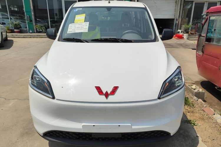 Used Wuling Hongguang New Energy 2024 All-Electric Model 300KM Standard Version Front