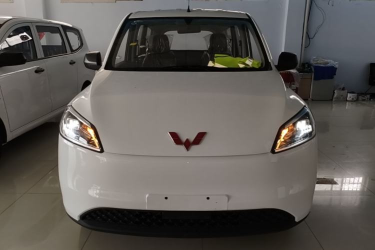 Used Wuling Hongguang New Energy 2024 All-Electric Model 300KM Standard Version Front