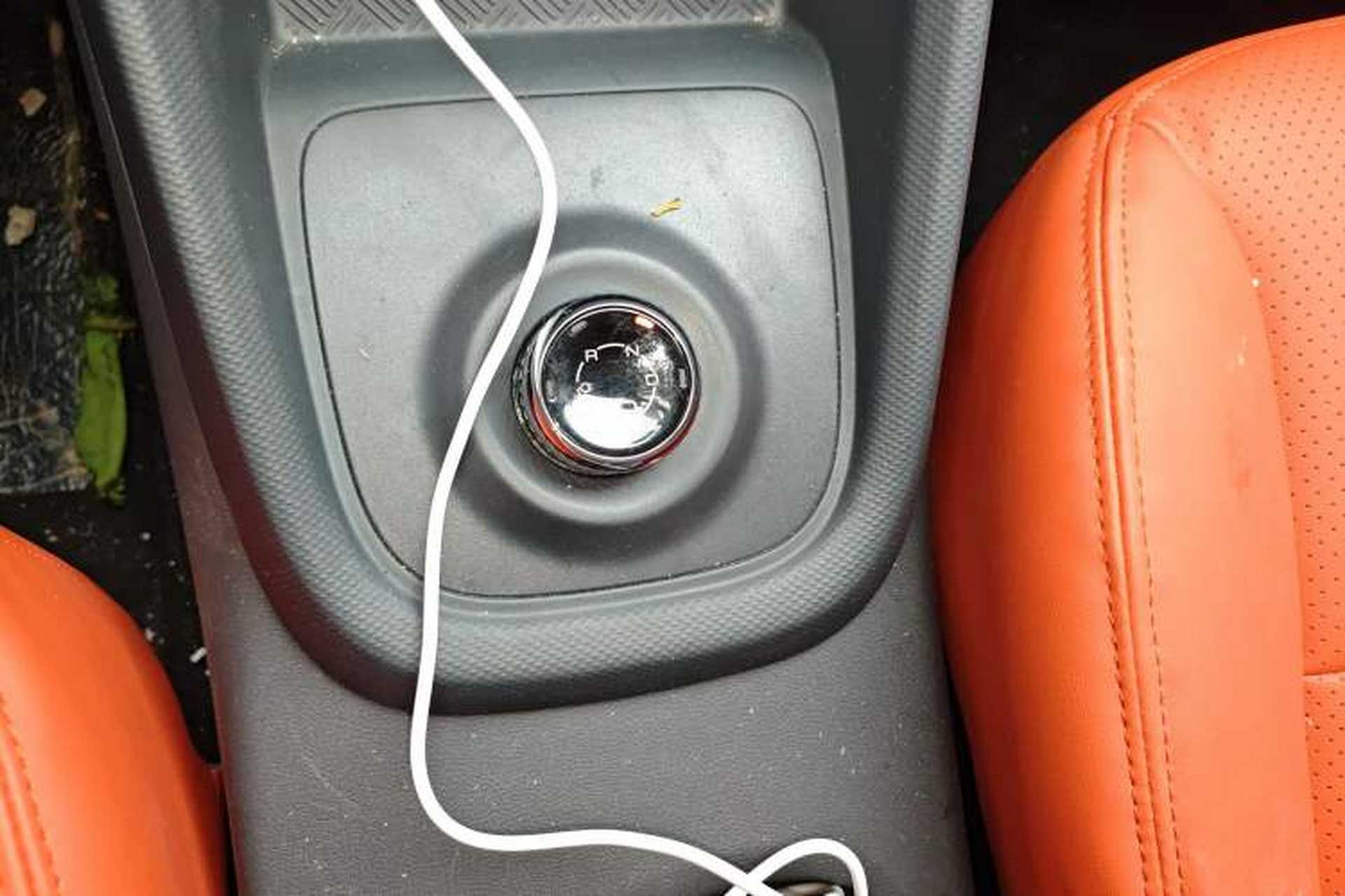 Used Wuling Hongguang New Energy 2024 All-Electric Model 300KM Standard Version Gear Lever