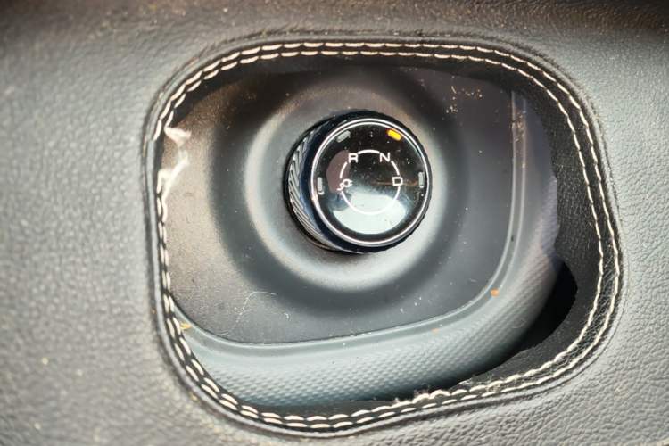 Used Wuling Hongguang New Energy 2024 All-Electric Model 300KM Practical Version Gear Lever