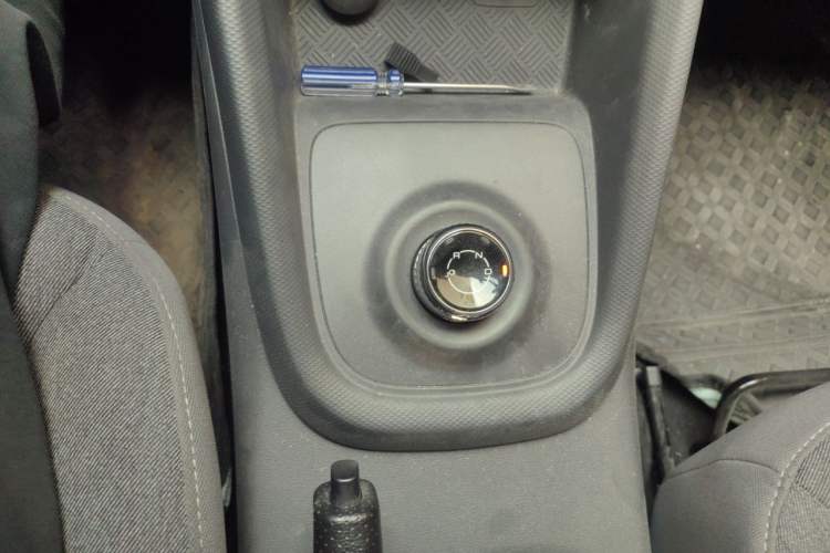 Used Wuling Hongguang New Energy 2024 All-Electric Model 300KM Standard Version Gear Lever